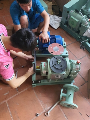 can-dien-tu-camry-sieu-mong-hoa-tiet-hoa-van-eb-9301-s109